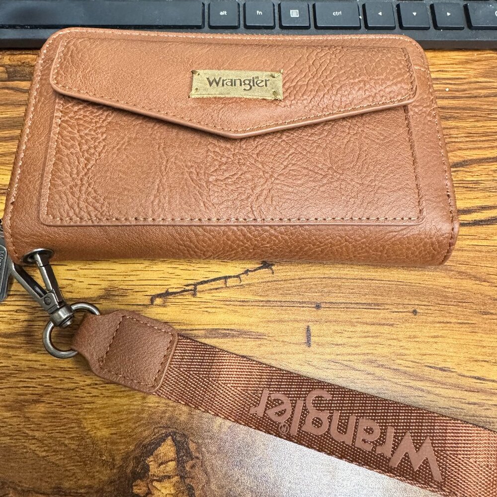 Women's Wrangler Wristlet